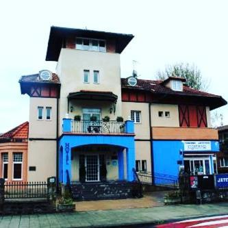 Hotel Joshe Mari Бакио Экстерьер фото